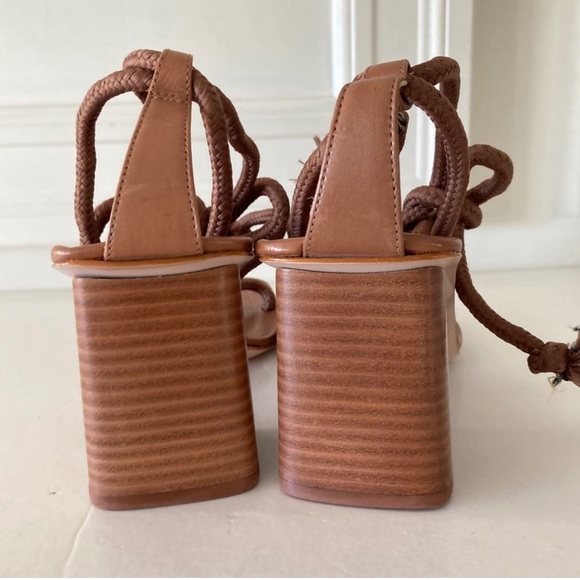 Schutz Anthropologe Angieh Brown Rope
Strappy Heels Size 8 - Picture 8 of 8
